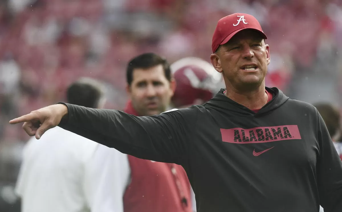 Kalen DeBoer’s Staffer Takes Unthinkable Steps to End Alabama Struggle as Ryan Grubb Runs Out of Options