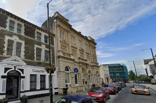 Bar and restaurant plan at former town centre bank site