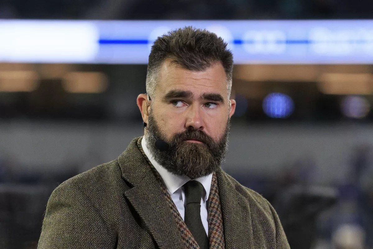 Jason Kelce Leads Tribute for Jeff Stoutland Amid Coach’s Decision to Leave Nick Sirianni’s Staff