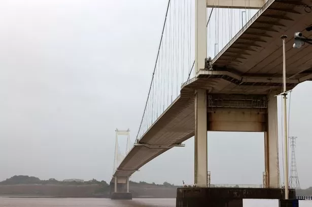 M48 Severn Bridge in Wales shut completely one-way all weekend
