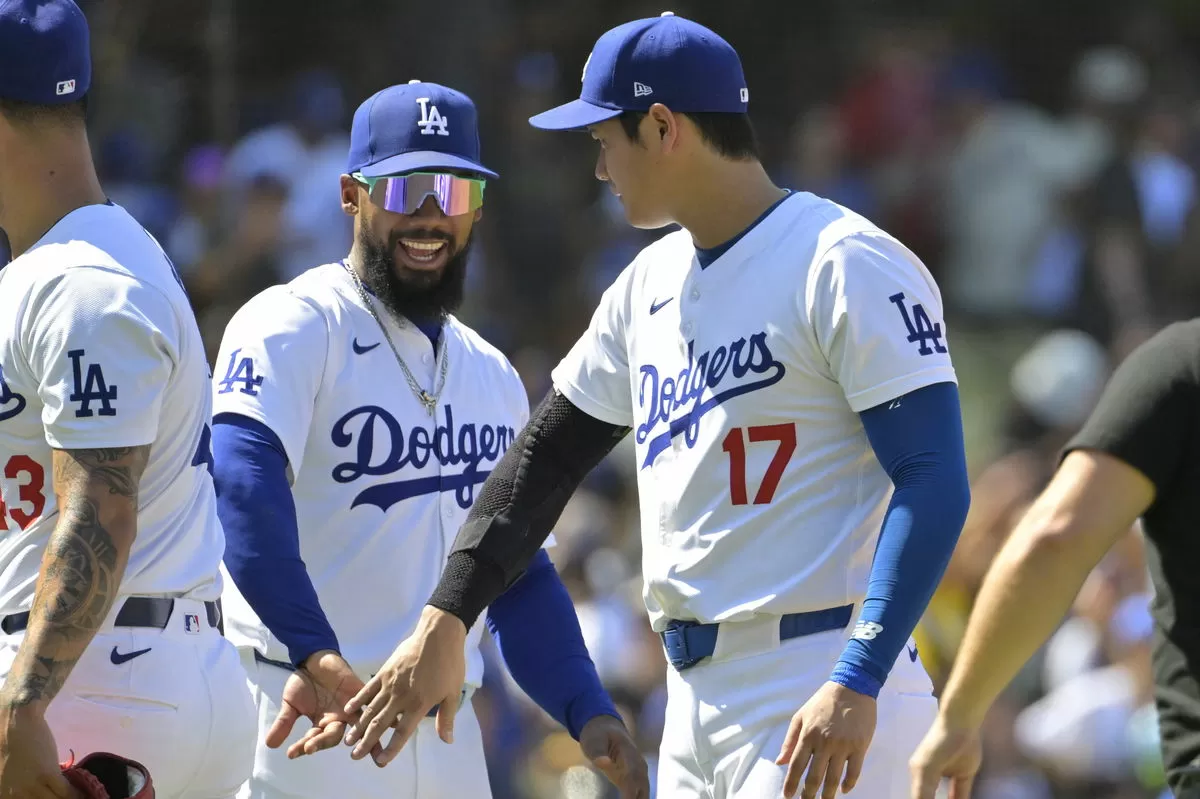 Meet Teoscar Hernandez: Everything to know about him, Wife, Parents, Ethnicity, Nationality, Net Worth, Contract, and More