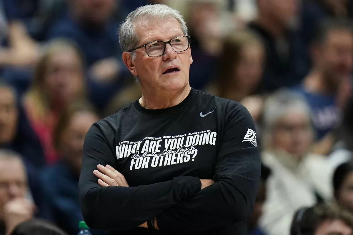 Geno Auriemma Sees Something Not Often Associated With UConn 6 Days Before Selection Sunday