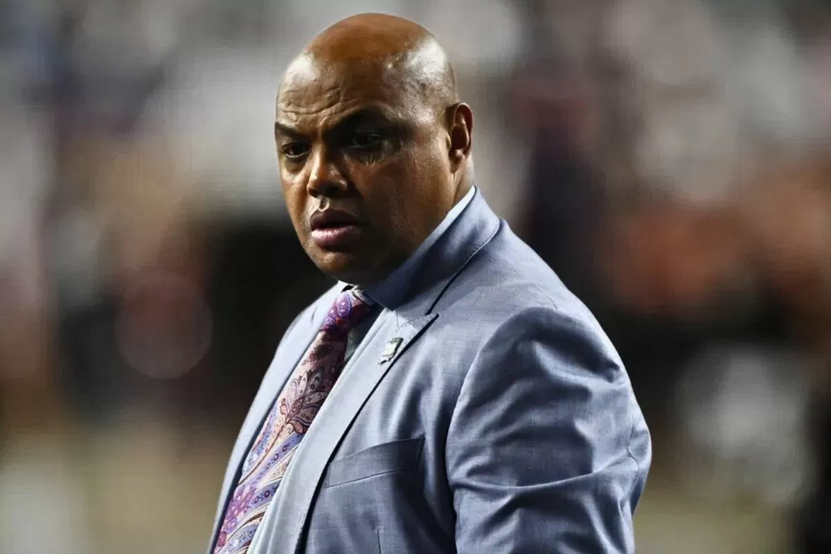 “Stupid”: NBA Legend Charles Barkley Slams Media Over Team USA’s Locker Room Controversy