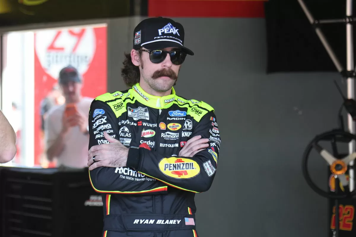 NASCAR Insider Sounds Alarm on Pit Road Chaos as Ryan Blaney’s Costly Weekend Drops Brutal Lesson