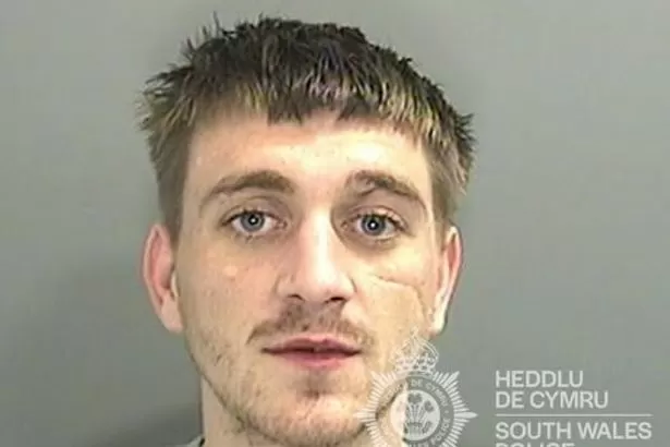 Bodycam footage shows moment police chase then capture notorious Cardiff criminal
