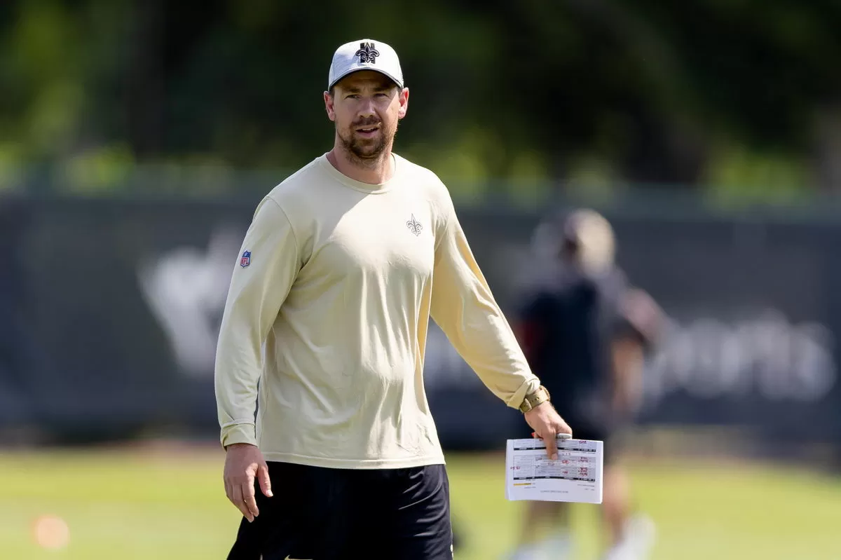 Raiders Sign Veteran QB Days After Klint Kubiak Seemingly Confirmed Plans for Fernando Mendoza