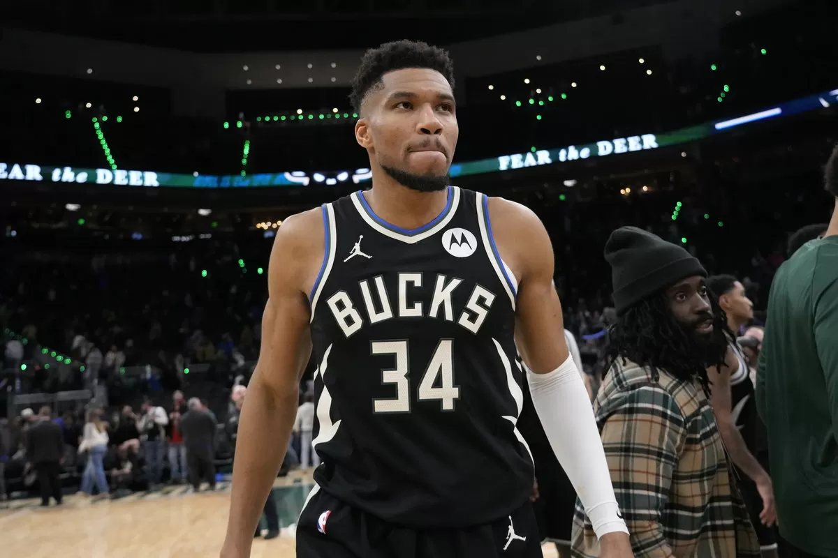 Giannis Antetokounmpo Linked to Cavaliers in Blockbuster $315M Trade Scenario: Report