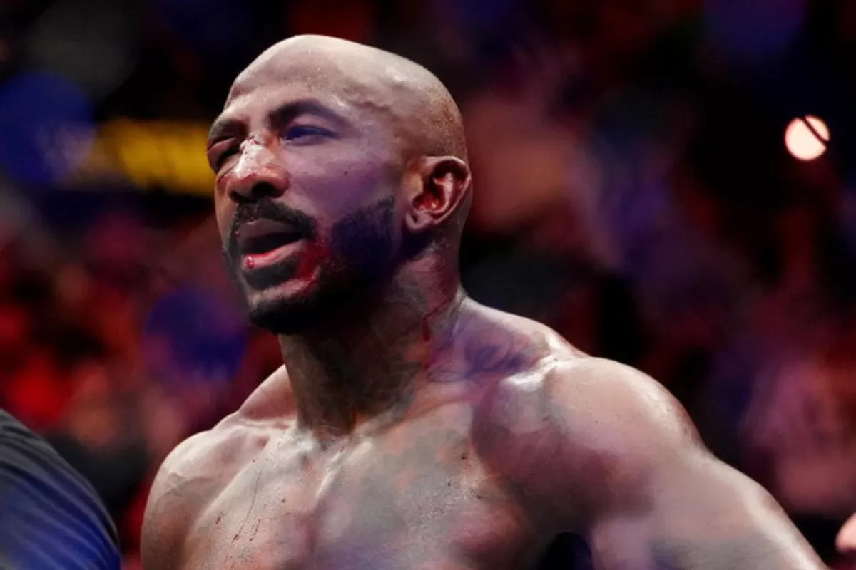 UFC Title Challenger Denied Entry on Flight by Korean Authorities