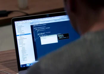 “Revolutionizing Our Lives: The Impact of Online Intelligence Technology”