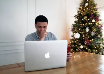 “Sabin Ouellet: Empowering Finanzas for Financial Stability”