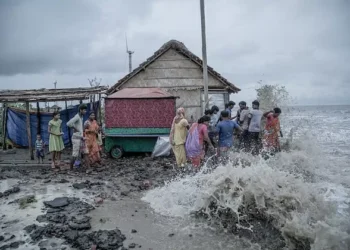 The Ocean People: Navigating Cyclones, Floods, and Climate Injustice in India