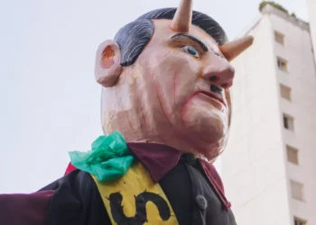 “Finding Hope in the Chaos: Positive Experiences in Politics”