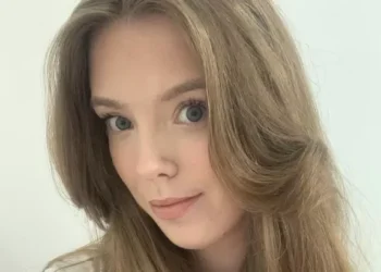 Student ‘nearly has a heart attack’ over £6.75 Starbucks coffee – but is slammed online for using chain