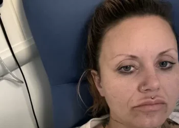 Mum almost died after having £20 skinny jab leaving daughter to dial 999