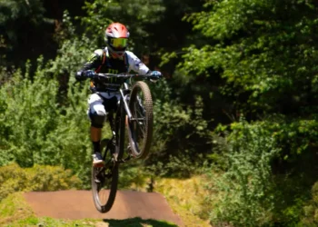 “Deportes: The Universal Language of Joy and Unity”