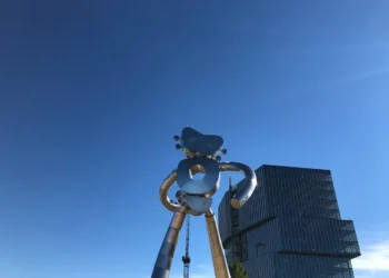 “The Unifying Power of Music: Breaking Barriers and Bringing People Together”