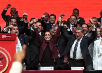 Sheinbaum expresses her commitment to defending the labor achievements of the Fourth Transformation