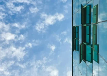 “Unlocking the Positive Side of Economía: Success Stories and More”