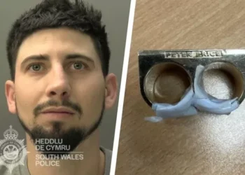 Thug with personalised knuckleduster punched stranger in Wind Street bar