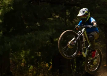 “Deportes: The Universal Language Uniting People and Cultures”