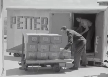 “The Power of Economía: Influencing Our Daily Lives”