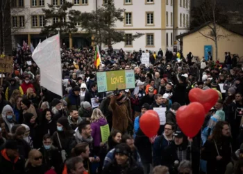 “Understanding Economía: The Key to National Growth and Development”