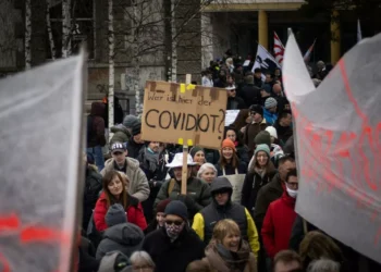 “The Impact of Economía on Our Society”