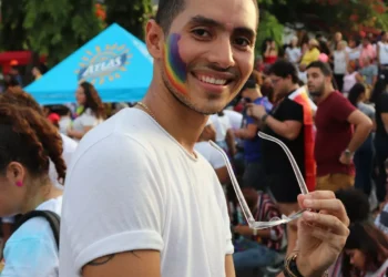 “Revisiting Sucesos: Exploring the Bright Side of Events”