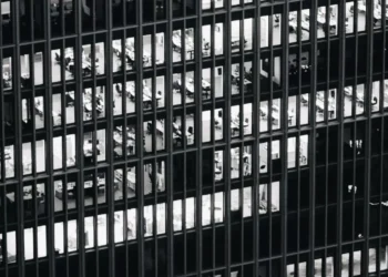 “Positive Shifts in Economía: Celebrating Recent Successes”