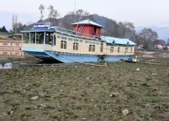 Not Seen in Living Memory: Kashmir’s Rivers Run Dry, Snow Disappears, and Hope Dissipates