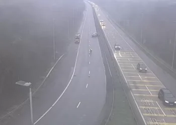 Crash shut one lane on M4 near Pont Abraham roundabout