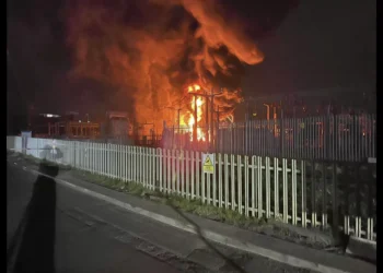 London’s Heathrow Slowly Resumes Flights After Fire Cut Power to Europe’s Busiest Airport