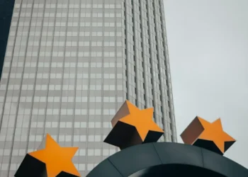 “Beyond Numbers: The True Essence of Economía”