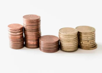 “From Fear to Fortune: One Investor’s Journey in Finance”