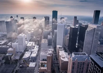 “The Power of Economía: Shaping Our Daily Lives”