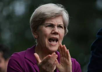 Trump Army Appointee Should Sell His Anduril Stock, Sen. Warren Demands