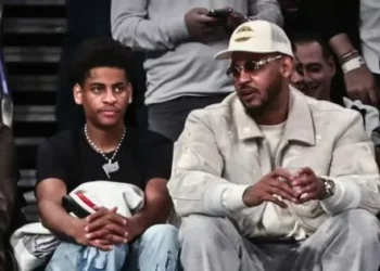 Kiyan Watched Distressed Carmelo Anthony in Knicks Locker Room as He Shares Unknown Incident