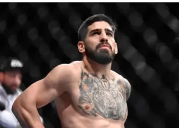 Ilia Topuria’s Height Blamed as Fans Roast Wasted Skill Over UFC Stats