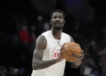 DeAndre Ayton Breaks Silence on Lakers’ $16.6 Million Decision With Powerful Message to Blazers