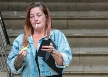 Drunk mum swigged booze and abused passengers on flight, then ‘didn’t know where she was’ when plane landed