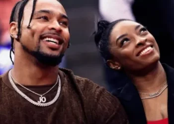 Simone Biles Has Perfect Reaction for Jonathan Owens’ Latest Life Decision