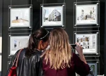 Average price tag on home has fallen £10,000 over summer – Rightmove