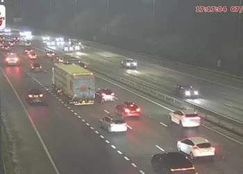 M48 Severn Bridge closed amid high winds