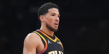 What Happened to Devin Booker? Suns Star Suffers Painful Injury Exit vs Hawks