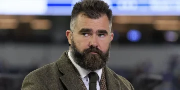 Jason Kelce Leads Tribute for Jeff Stoutland Amid Coach’s Decision to Leave Nick Sirianni’s Staff