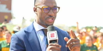 Robert Griffin III Sends Strong Tyreek Hill Message to Patriots as Ex-Dolphins Star Reacts to Release