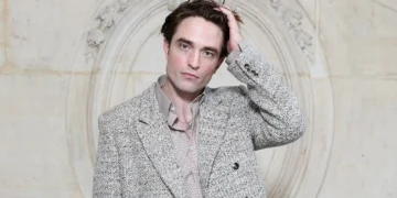 Robert Pattinson’s therapist once asked him if he was on drugs because they “couldn’t understand him”