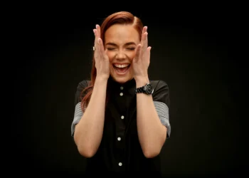 Why Laughing at Yourself Makes You More Likable