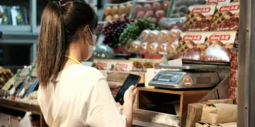 Regional Trade in Transition: Digitalization, Servicing and De-risking