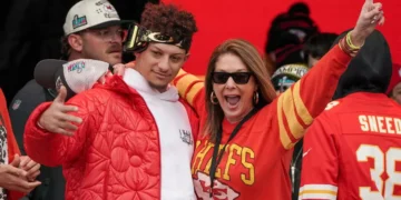 Patrick Mahomes’ Mom Randi Announces New Career Move On Thursday